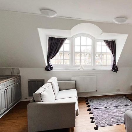 4 Bed Loft Apartment Overlooking Historic Town Trowbridge Exterior foto